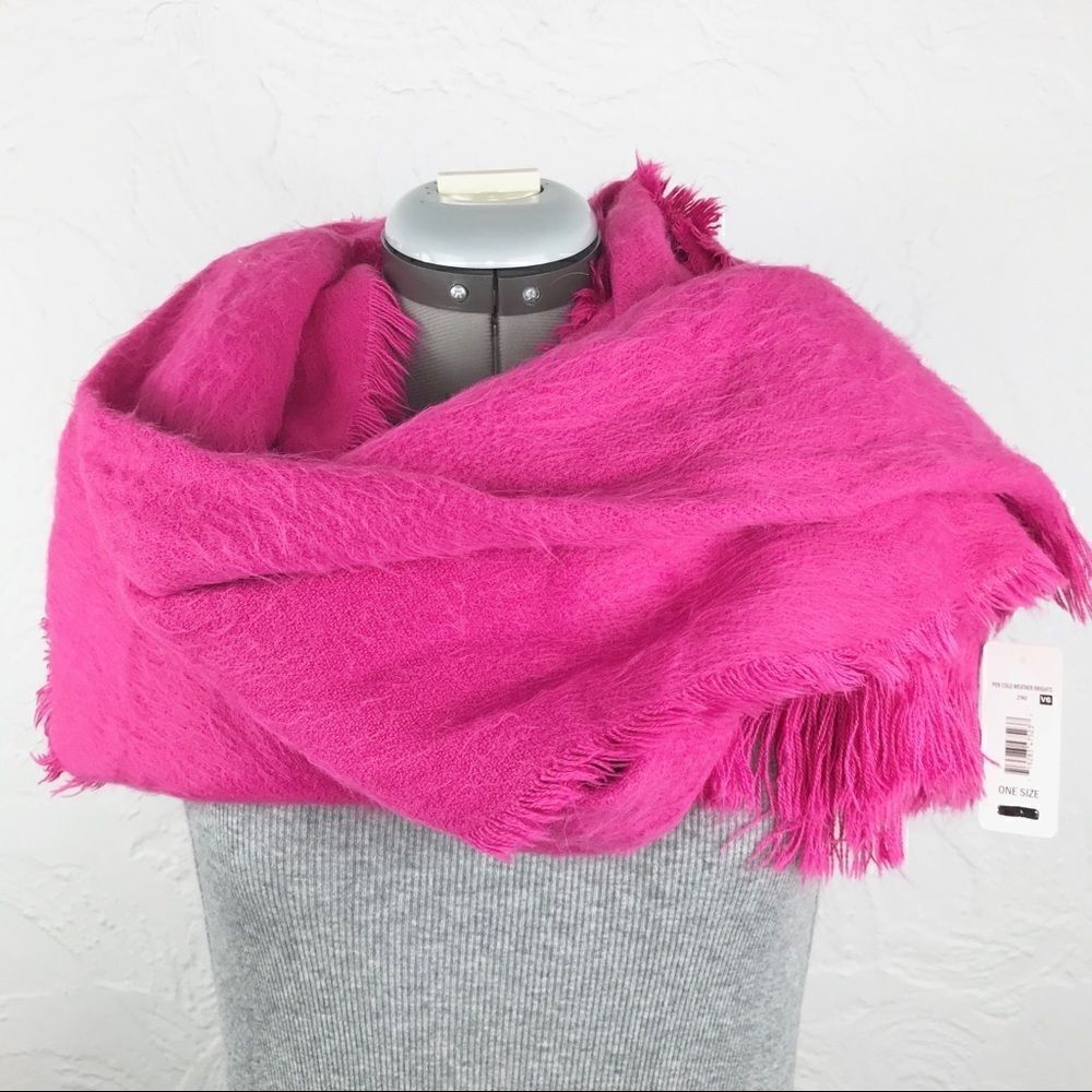 Massini Uber Soft Vibrant Pink Blanket Scarf NEW